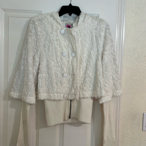 Sweater - Picture 1 of 2